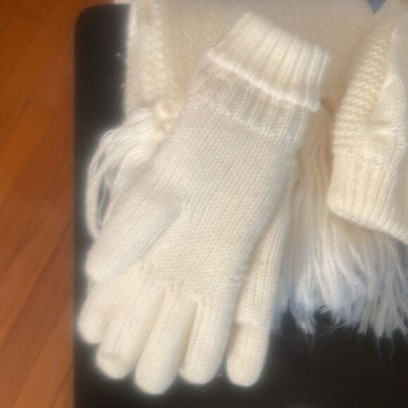 3 PC Winter Hat, Gloves, Scarf Set - Picture 4 of 4